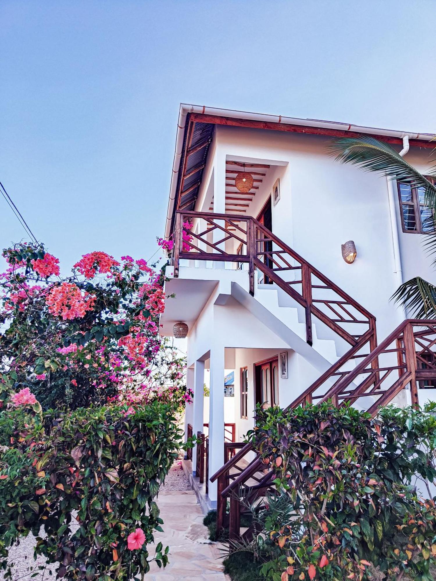 Tofauti Inn Makunduchi Ngoại thất bức ảnh